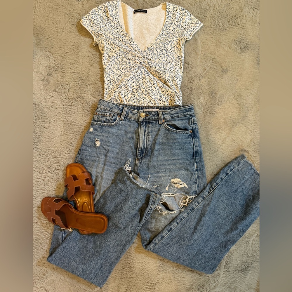 Brandy Melville floral top.